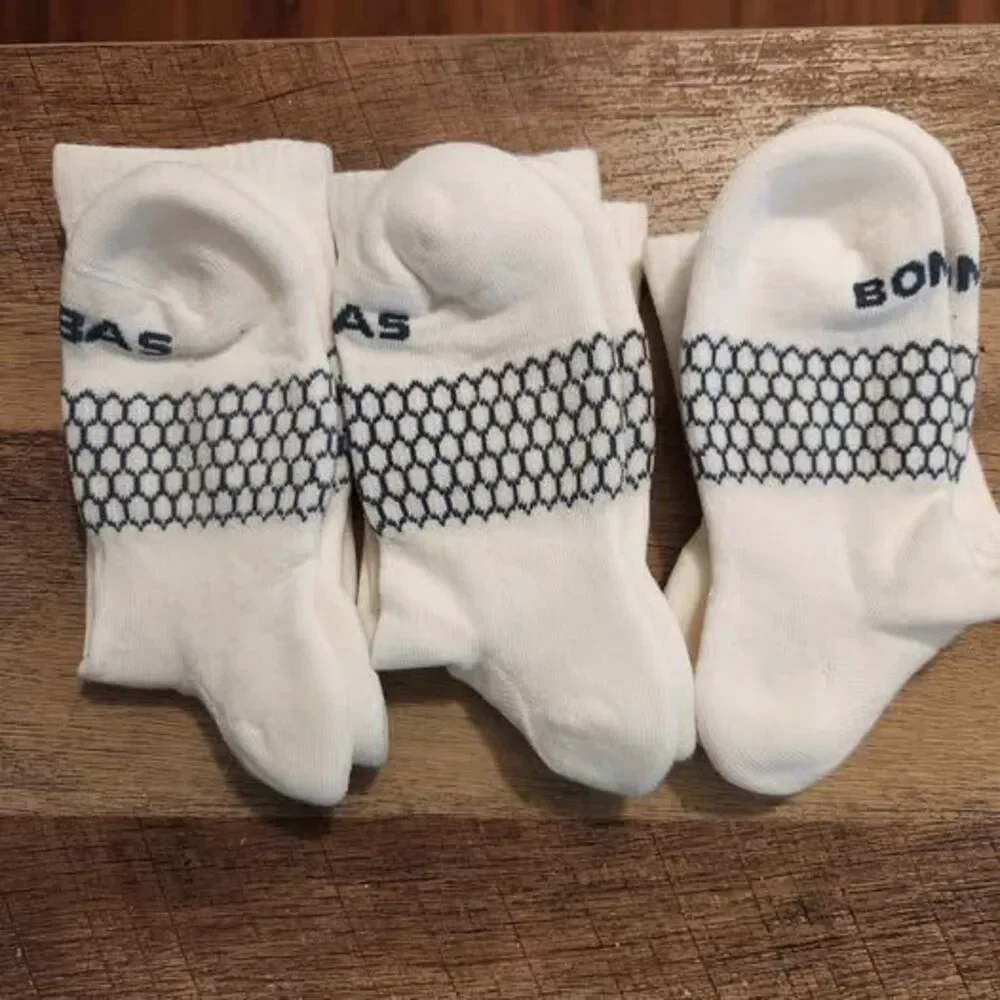 Bombas Youth Medium Socks NWOT